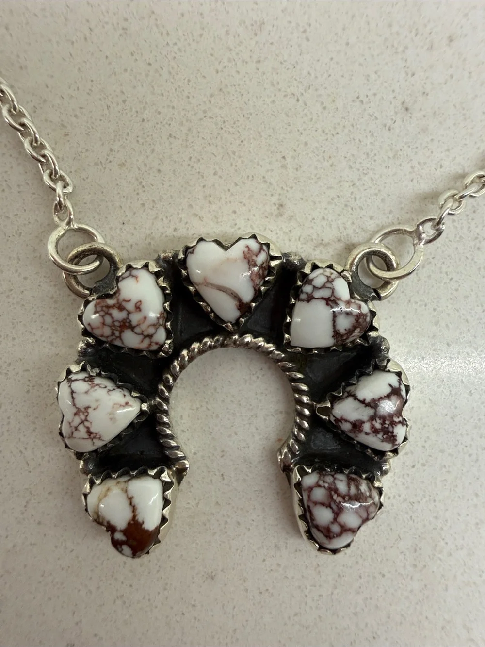 NWOT Sterling Silver  wild horse White and brownStone Horseshoe Pendant Necklace